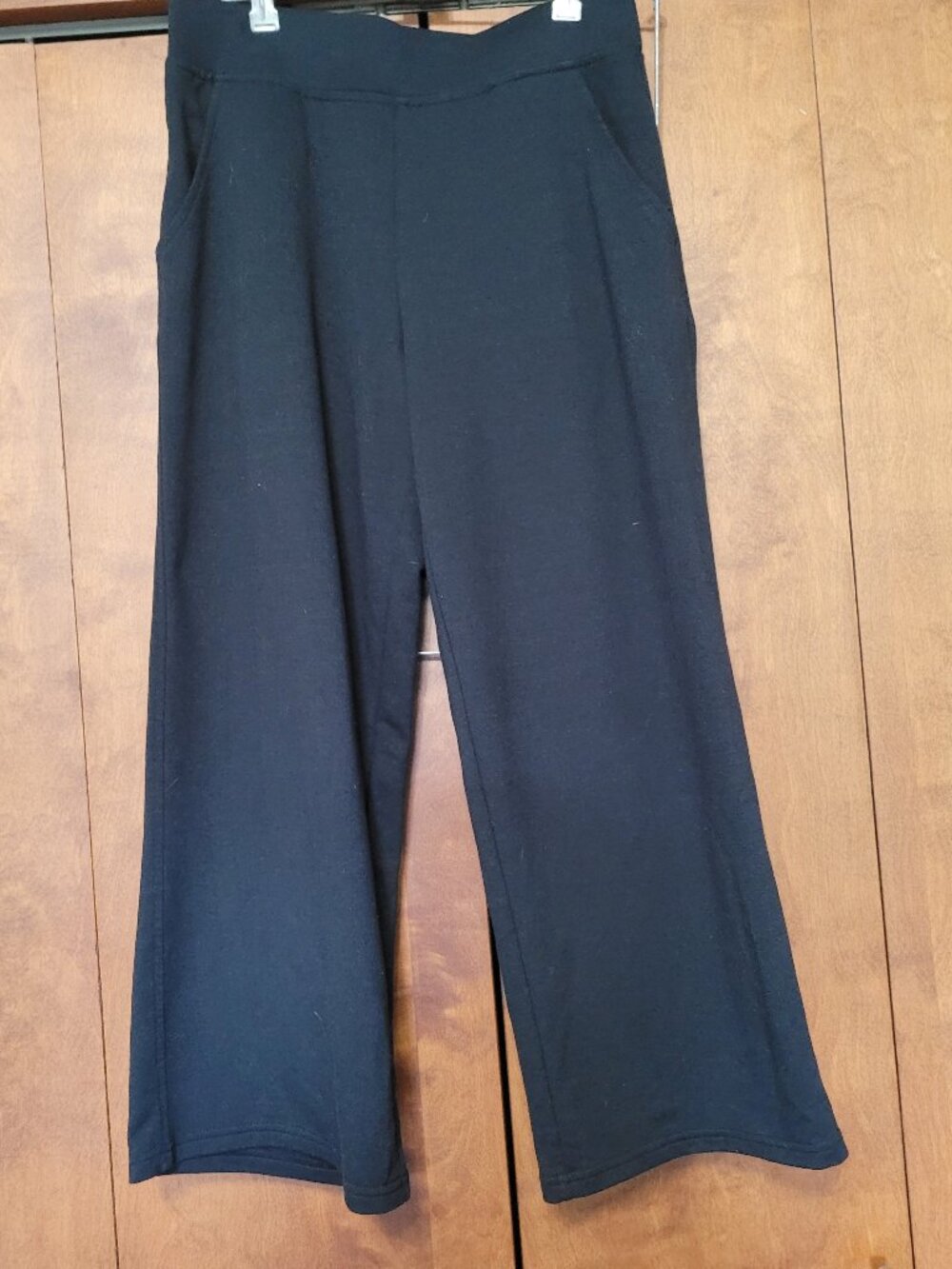 Sentimental brand black cropped yoga pants  Size Small